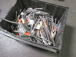 lot 708 image: WHOLESALE MIXED BIN OF MICELLANEOUS PLUMBING LINES AND TOOLS