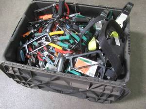 lot 710 image: WHOLESALE MIXED BIN OF MICELLANEOUS ELECTRICAL TOOLS, CRIMPERS, STRIPPERS AND MORE