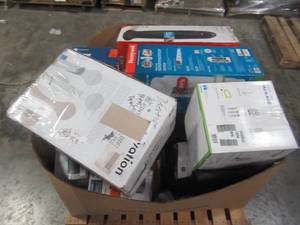 lot 323 image: WHOLESALE MIXED PALLET OF SMALL APPLIANCES AND HOUSEWARES