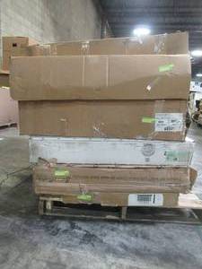 lot 332 image: WHOLESALE MIXED PALLET OF SHOWER BASES
