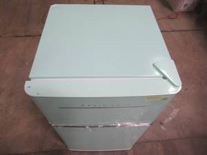 lot 608 image: Magic Chef Retro 3.2 cu. ft. 2-Door Mini Refrigerator in Mint Green HMCR320ME