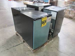 lot 613 image: WHOLESALE MIXED PALLET OF FRIDGES, FREEZER AND WINE COOLER