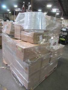 lot 446 image: WHOLESALE MIXED PALLET OF MISCELLANEOUS LIGHTING