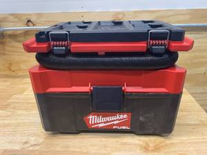 lot 33 image: MILWAUKEE M18 FUEL PACKOUT 18-Volt Lithium-Ion Cordless 2.5 Gal. WetDry Vacuum (Tool-Only)