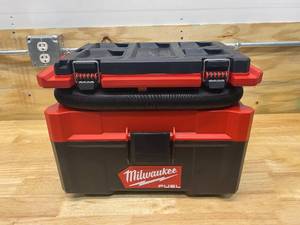 lot 34 image: M18 FUEL PACKOUT 18-Volt Lithium-Ion Cordless 2.5 Gal. WetDry Vacuum (Tool-Only) (Bad Motor)