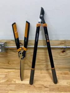lot 76 image: FISKARS Lot of 2 Lawn Care Tools
