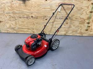 lot 16 image: TROY-BILT 21 in. 140cc 550ex Series Briggs & Stratton Engine 2-in-1 Gas Walk Behind Push Lawn Mower with High Rear Wheels