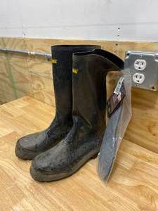 lot 106 image: VIKING Handyman Non-Safety Boot (Size 10)