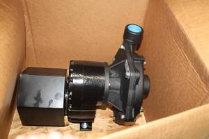 lot 453 image: Hypro Gear-Driven Centrifugal Pump (new)