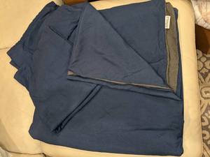 lot 40 image: Cathay Home Ultra Soft Reversible Crinkle Duvet Cover Set NavyGray - King