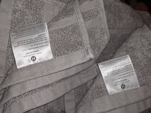lot 58 image: 6 Pc. Hotel Collection Towel Set