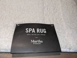lot 62 image: 2 White Martha Stewart Spa Rugs