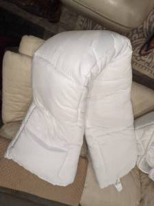 lot 94 image: Lenjoy Home Cooling Fitted Mattress Pad, Queen
