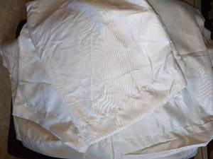 lot 85 image: The Company Store CottonCelliant Sheets, Twin