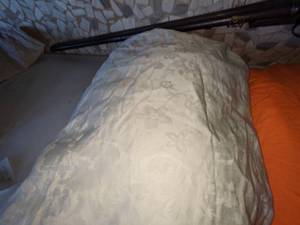 lot 105 image: 3 Queen Size Fitted Sheets