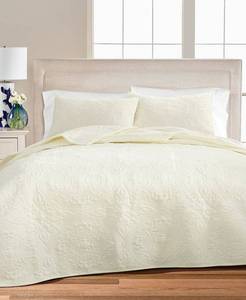 lot 11 image: Martha Stewart Macys Velvet Tufted FullQueen IVORY Medallion QuiltCoverlet