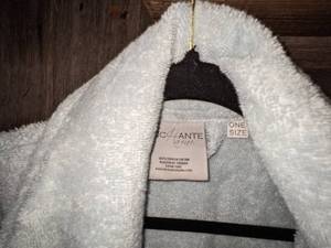 lot 122 image: Enchante Home Turkish Cotton Bathrobe, One Size