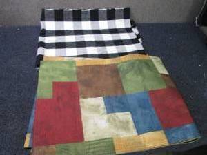 lot 8 image: 2 Table Runners...