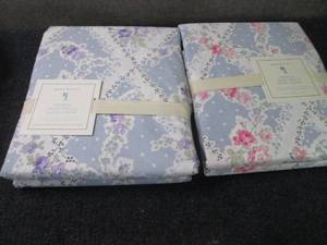 lot 19 image: 1 Twin 1 FullQueen Pottery Barn K...