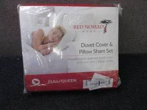lot 53 image: FullQueen Duvet Cover & Pillow Sha...