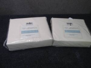 lot 54 image: 2 Twin Luxury Duvet Covers...