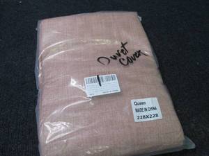 lot 59 image: Reversible Queen Duvet Cover...