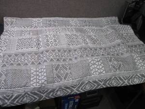lot 64 image: 2 Pillow Shams...