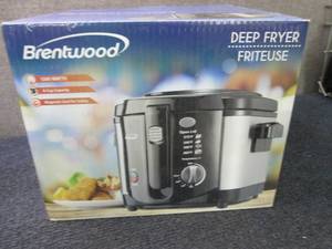 lot 158 image: Brentwood 1200 Watts Deep Fryer Ret...