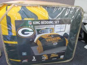 lot 208 image: King NFL Packers Bedding Set...