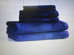 lot 212 image: Signet Ultra 6 pc Navy Towel Set Re...