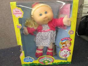 lot 244 image: 14 Cabbage Patch Kids Doll open bo...