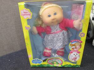 lot 245 image: 14 Cabbage Patch Kids Doll open bo...