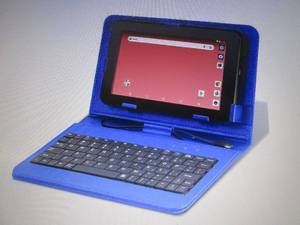 lot 272 image: Craig 10.1 Android Tablet Bundle o...
