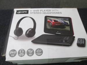 lot 273 image: GPX 9 Portable DVD Player Bundle o...