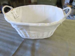 lot 286 image: Woven Lined Laundry Basket...