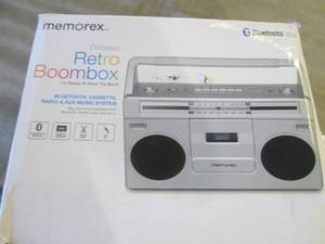 lot 292 image: Memorex Wireless Retro Boombox open...
