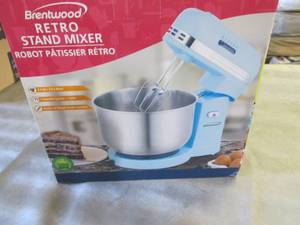 lot 302 image: Brentwood 5-Speed Stand Mixer open ...