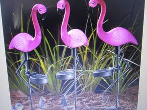 lot 318 image: 3-Piece Pink Flamingo Solar Light S...