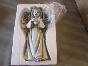 lot 327 image: Angel Solar Statue open box...