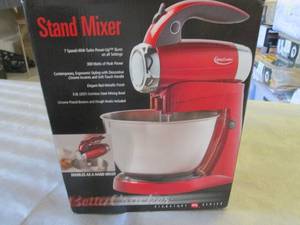 lot 332 image: Betty Crocker Stand Mixer open box ...