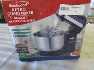 lot 344 image: Brentwood Retro Stand Mixer open bo...