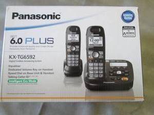 lot 383 image: Panasonic Amplified Easy-Read Cordl...