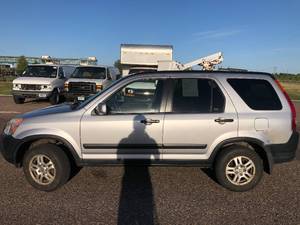 lot 3 image: 2004 Honda CR-V EX - 4WD - 2 OWNER