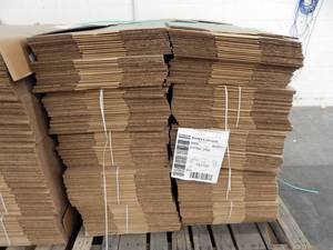 Large Pallet of 250 Made In America 20.5 x 13 x 6 Shipping Boxes