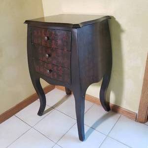 lot 58 image: Chinese Character Decorated Accent Table