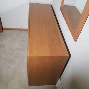 lot 86 image: Contemporary Thomasville Six Drawer Dresser