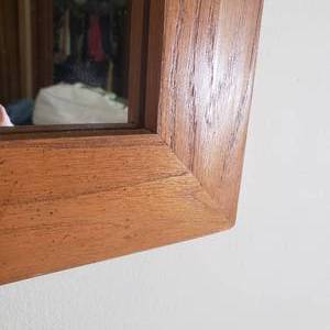 lot 87 image: Complementing Thomasville Bedroom Mirror