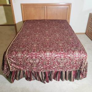 lot 88 image: Thomasville Double headboard