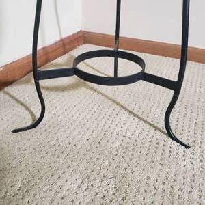 lot 130 image: Faux Common Ivy Wicker Planter