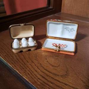 lot 136 image: Cute Kitchen Limoges Box Pair